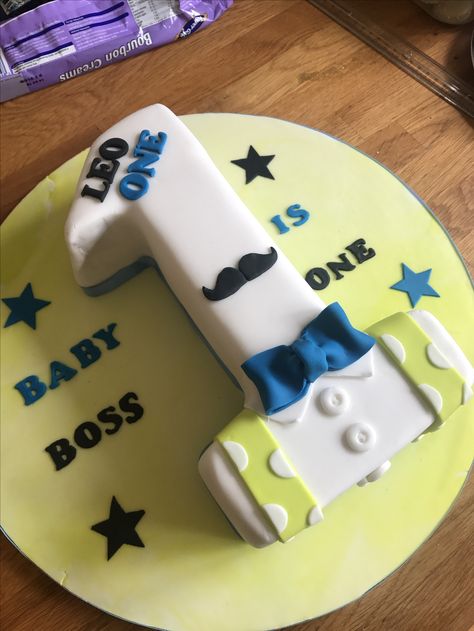 Number 1 shape birthday cake 1 Shape Cake 1st Birthdays, Number 1 Cake Design For Boy, 1 Shape Cake, 1 Year Baby Boy Birthday Cake Ideas, Number 1 Birthday Cake Boy, Leo Cake, Month Cake, Number 1 Cake, 1st Year Cake