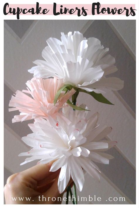 Coffee Filter Flowers Diy, Cupcake Liner Crafts, Cupcake Liner Flowers, Cupcake Flowers, Flowers Paper Craft, Cupcake Paper, Coffee Filter Flowers, Tissue Flowers, Diy Flores