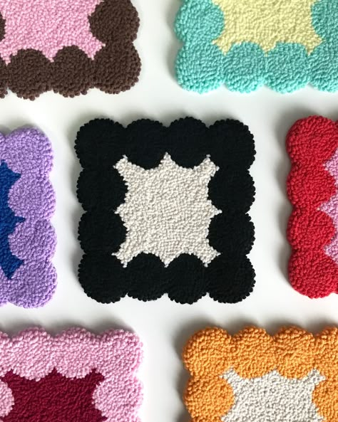 COLOR BURST!🪄🪅 #coasters #mugrugs #punchneedleembroidery #punchneedleart #tufting #textiledesign #homedesign #homedecor #hometextile #mugcoaster #coaster #punchneedle #coolruggings #punchneedlegang #embroidery #etsy #etsyprocess #colorfulliving #lovecrafts #domestika Scrunchies Stickers, Tufting Rugs, Upcycling Art, Punch Needle Art, Rug Tufting, Punch Needle Rug, Color Burst, Punch Needle Patterns, 2024 Color