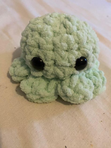 Small turquoise octopus plushie Cuddle Plushies, Amigurumi Octopus, Yarn Making, Baby Octopus, Crochet Octopus, Crochet Things, Aquatic Animals, Palm Of Your Hand, Crochet Hair Styles