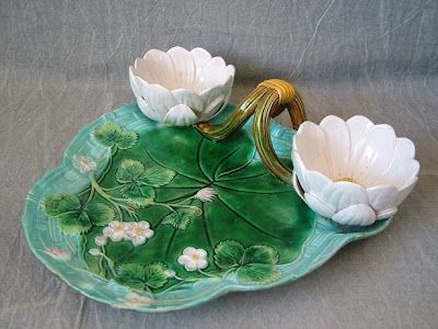 Strawberry Dishes, Pond Lily, Majolica Pottery, George Jones, Lily Pond, Diy Clay Crafts, Water Lily, Water Lilies, Diy Clay