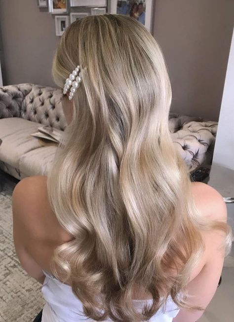 Modern Bridal Hairstyles, Long Wedding Hairstyles, Bride Hair Down, Bride Hairstyles For Long Hair, Blonde Wedding Hair, Bridal Hair Down, Blonde Bride, Kiss The Bride, Event Hair