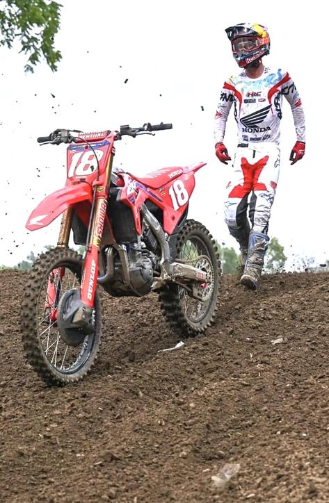 Jet Lawrence, Lawrence Brothers, Jett Lawrence, Emergency Numbers, Isle Of Man Tt, Motocross Love, Cool Dirt Bikes, Motorcross Bike, Rally Raid