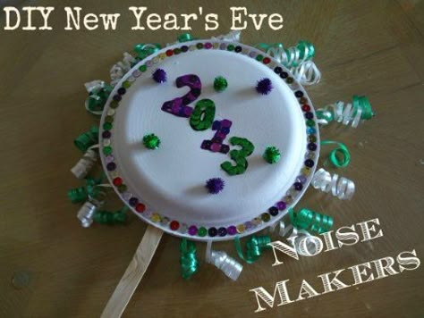 10 Fun New Year's Crafts for kids #2 DIY NewYears Eve Noise Makers Craft via  J-Man and MillerBug Blog Diy Nye, Crafts Adults, News Years Crafts For Kids, New Year's Eve Crafts, Kids New Years Eve, New Year's Eve Activities, Crafting Table, January Crafts, Crafting Recipes