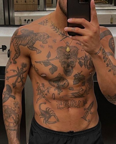 Mens Stomach Tattoo, Lots Of Tattoos, Tattoos Arm Mann, Man With Tattoos, Small Chest Tattoos, Torso Tattoos, Men's Small Tattoo, Tattoo Inspiration Men, Cool Chest Tattoos