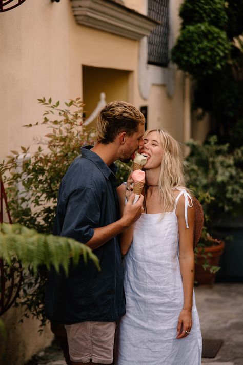 Cinematic Italian Engagement Session | Engagement Photoshoot Inspo | Lauren Alaniz Photography This documentary engagement photoshoot was filled with so many timeless moments and candid moments! Discover engagement photo ideas, natural couples photos, italy engagement photos, and engagement photo inspo! Book Lauren for your destination couples session or destination wedding photos at laurenalanizphotography.com! Italian Style Engagement Photos, Lake Como Engagement Photos, Poses Italy, Rome Couple, Rome Photoshoot, Italy Engagement Photos, Italian Engagement, Italy Engagement, Funny Engagement Photos