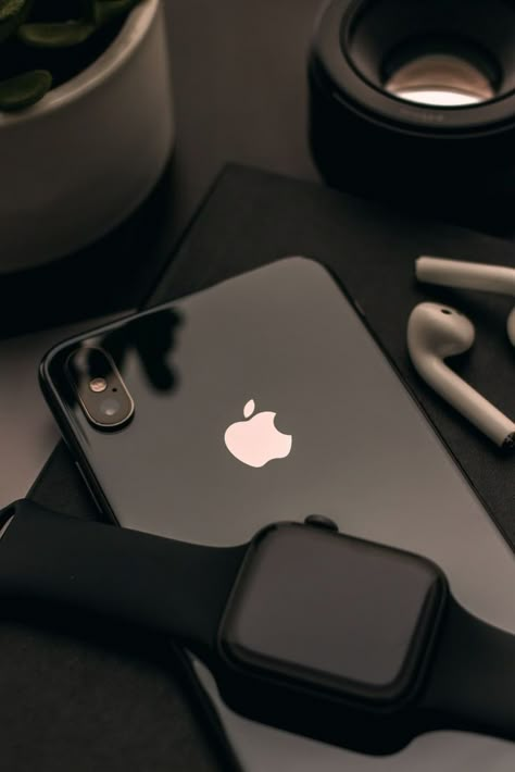 Apple Products Aesthetic, Aesthetic Apple Watch, Apple Gadgets Iphone, Iphone Accessories Gadgets, Iphone Lifestyle, Iphone Case Photo, Luxury Car Photos, Apple Gadgets, Sources Of Income