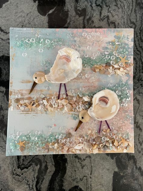 Oyster Resin Art, Oyster Shell Resin Art, Painting With Shells On Canvas, Seashell People Art, What To Make With Seashells, Sea Glass Resin Art, Broken Seashell Crafts, Broken Shell Crafts, Sea Shell Crafts Diy Decor