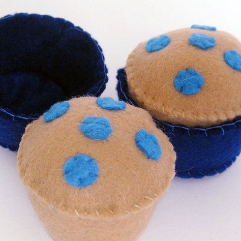 Blueberry Muffins Felt Play Food | My own original design wi… | Flickr Felt Blueberry, Natural Baby Toys, Felt Food Diy, Felt Food Patterns, Felt Play Food, Green Toys, Wooden Baby Toys, Natural Toys, Felt Pattern