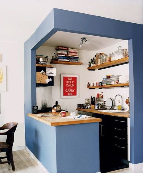 small kitchen design Desain Pantry, Simple Kitchen Design, Small Apartment Kitchen, Small Kitchen Storage, Small Space Kitchen, Cozy Kitchen, Simple Kitchen, Apartment Kitchen, Tiny Kitchen