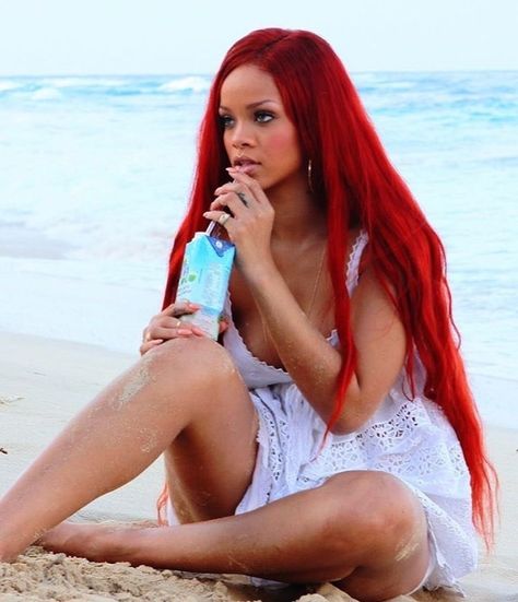 Rihanna Man Down, Rihanna Red Hair, Best Of Rihanna, Hair Color For Dark Skin, Peekaboo Highlights, Man Down, Summer Hair Color For Brunettes, Rihanna Fenty, Hair Blog