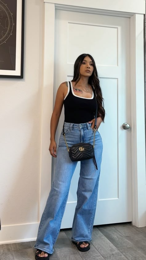 Cute Modest Jean Outfits, Dark Summer Clothes, Date Outfit Jeans, Early 20s Outfits, Latina Outfits Summer, University Fits, Everyday Outfits Summer, Mom Jeans Outfit, Jeans Outfit Women