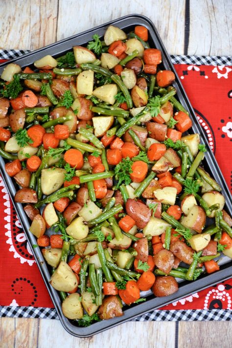 Simple Vegetable Recipes, Protein For Lunch, Roasted Potatoes Carrots, Roasted Potatoes And Carrots, Easy Vegetable Recipes, Recipes For Lunch, Carrots And Green Beans, Green Beans And Potatoes, Roasted Vegetable Recipes