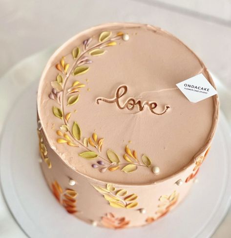 Autumn Cake Decorating, Autumn Cake Ideas Birthday, Fall Birthday Cake, Fall Cakes Decorating, Cake Frosting Designs, Fall Birthday Cakes, Small Birthday Cakes, Thanksgiving Cakes, Cookie Cake Birthday