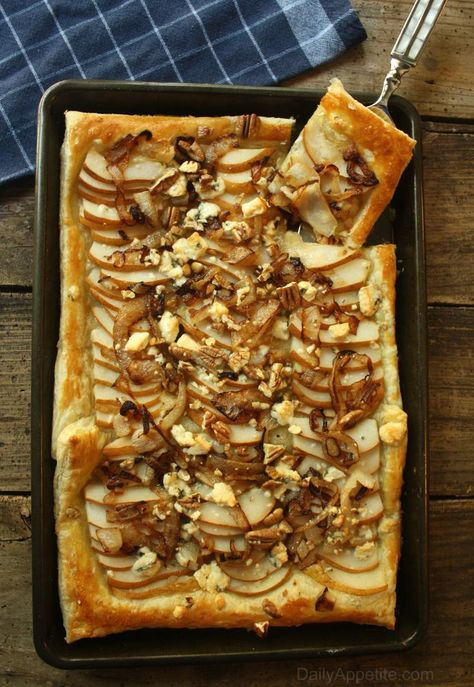 Pear Gorgonzola Cheese Tart with Caramelized Onions and Pecans Gorgonzola Tart, Savory Fall Recipes, Pear Gorgonzola, Candied Pecans For Salad, Carmelized Onions, Fall Appetizers, Pear Tart, Cheese Tart, Gorgonzola Cheese