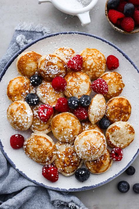 Poffertjes Mini Breakfast Pastries, Easter Breakfast Ideas, Poffertjes Recipe, Easy Pancake Batter, Small Pancakes, Xmas Brunch, Pancake Dippers, Dutch Pancakes, Breakfast Sides