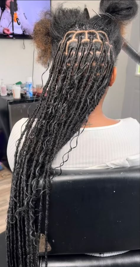 Locs With Curly Pieces, Hair Inches, Best Braid Styles, Black Hair Inspiration, Hair Tea, Feed In Braids Hairstyles, Faux Locs Hairstyles, Cute Braided Hairstyles, Protective Hairstyle