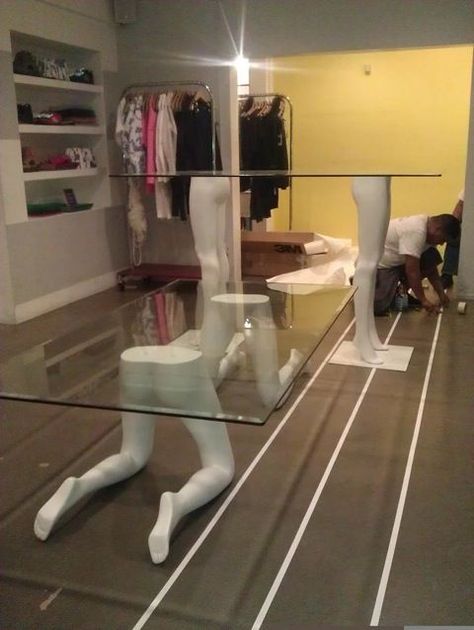 Mannequin Decor, Art Mannequin, Mannequin Legs, Weird Furniture, Mannequin Art, Creative Tables, Funky Furniture, Creative Furniture, Furniture Legs