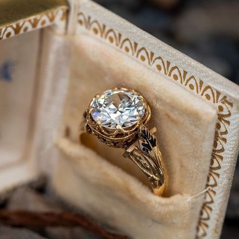 Estate Engagement Ring, Antique Style Engagement Rings, Vogue Vintage, Inexpensive Jewelry, Engagement Ring Diamond Cut, Antique Engagement, Silver Jewelry Fashion, Antique Engagement Rings, Wedding Rings Vintage