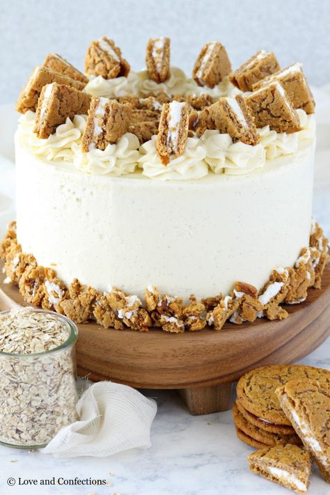 Oatmeal Cream Pie Layer Cake - oatmeal brown sugar layer cake, marshmallow frosting filling, and vanilla bean buttercream with oatmeal cream pie garnish. #BacktoSchoolTreats #ad Cake Marshmallow, Oatmeal Cream Pie, Oatmeal Cream Pies, Oatmeal Cream, Dessert Bar, Pie Cake, Japanese Sweets, Cake Flavors, Savoury Cake