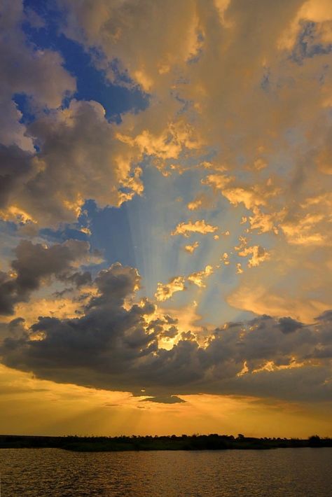 Crepuscular Rays, Picture Cloud, Clouds Photography, Sky Pictures, Sky Landscape, Scenery Nature, Sky Painting, Cloud Painting, Pretty Sky