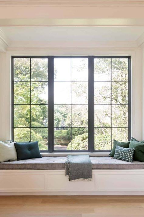 An historic Colonial Revival house gets a beautiful update in New York Black Colonial Windows, Picture Window With Grids, Sierra Pacific Windows, Interior Design Windows, Picture Window Treatments, Elizabeth Roberts Architecture, Windows Grill Design, Windows Grill, Colonial Windows