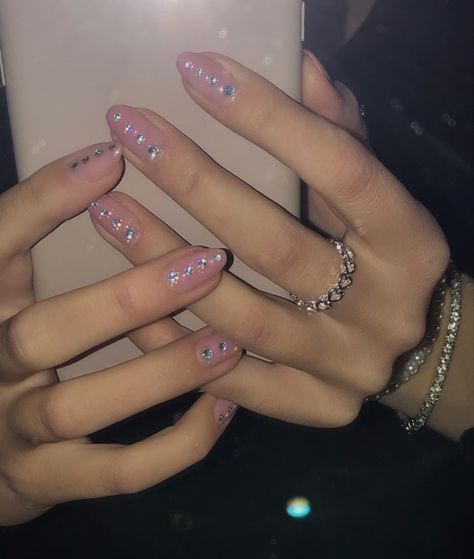 Casey Nails Euphoria, Nail Designs Euphoria, Cassie Howard Nails, Euphoria Aesthetic Nails, Cassie Euphoria Nails, Euphoria Nails Ideas, Maddy Euphoria Nails, Maddies Nails, Cassie Nails