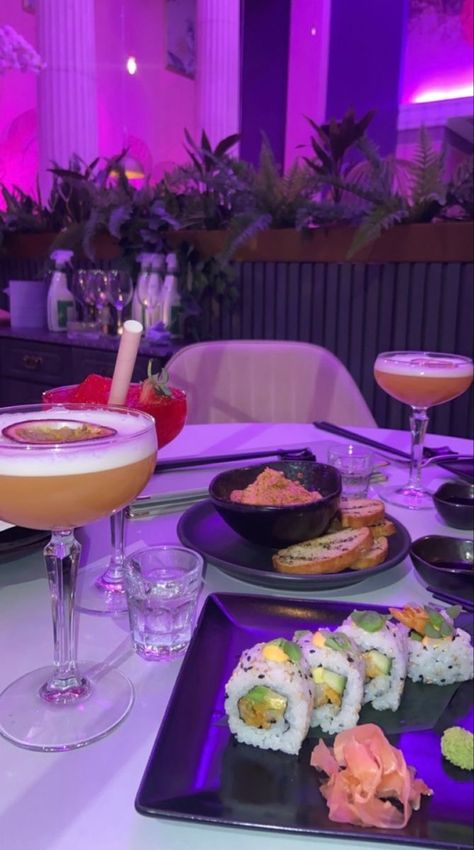 Boujee Restaurant Aesthetic, Date Night Aesthetic Dinner Restaurant, Solo Date Aesthetic Restaurant, Restaurant Snapchat Story Night, Fake Story Restaurant Night, Dinner Date Snapchat, Night Restaurant Snap, Date Night Snapchat Story, Date Aesthetic Korean