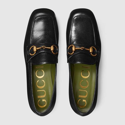 Womens Heeled Loafers, Gucci Footwear, 1950s Shoes, Gucci Gifts, Gucci Brand, Gucci Loafers, Black Minimalist, Favorite Shoes, Gucci Horsebit