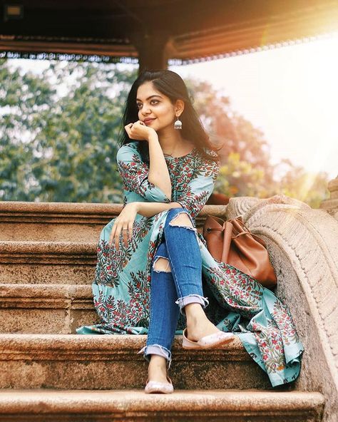 Wearing this pretty pretty pretty kurti by @thesecret_label 🌸 Juttis by @the_haelli 🌟 Shot by @misspinkshoes26 💫💞 So while my friend was… Ahaana Krishna, Outdoor Girls, Girl Fashion Style, Saree Poses, Pose Fotografi, Casual Indian Fashion, Model Pose, Indian Photoshoot, Stylish Photo Pose