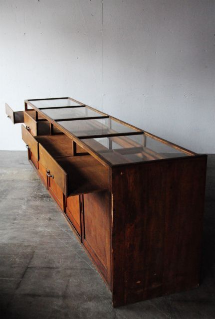 Shop Fit Out, Counter Display Cabinet, Vintage Display Cabinet, Jewerly Display, Display Counter, Vintage Industrial Design, Countertop Display, Industrial Design Furniture, Shop Counter