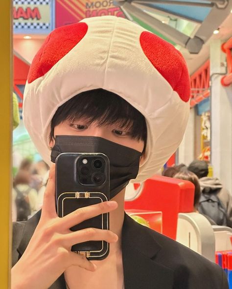 Everything Seonghwa on Twitter: "[📷] 230508 | INSTAGRAM [#SEONGHWA] Romance. #ATEEZ #에이티즈 @ATEEZofficial https://t.co/i2bkR90KXG" / Twitter Ateez Icon, Nintendo World, Mushroom Hat, Seonghwa Ateez, Jeong Yun-ho, Park Seong-hwa, Woo Young, Art Icon, One Team