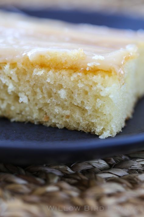 Buttermilk Sheet Cake, Maple Frosting Recipe, Snacking Cake, Maple Frosting, Perfect English, Brownies Cookies, Sheet Cakes, Cupcake Frosting, Delicious Cakes