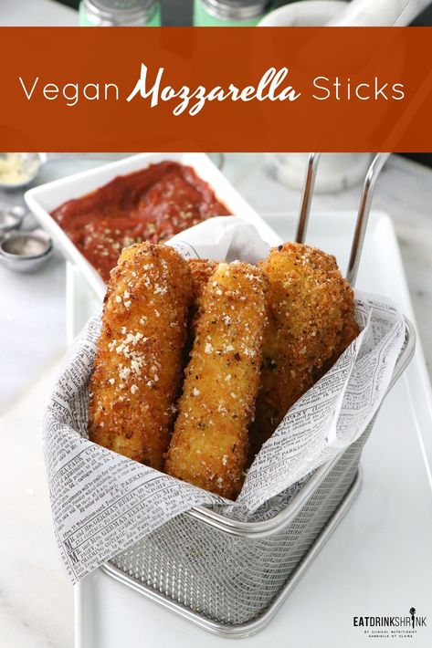 Vegan Mozzarella Sticks with Easy Red Sauce - Labeless Nutrition Easy Red Sauce, Vegan Mozzarella Sticks, Vegan Mozzarella, Mozzarella Sticks, Vegan Eggs, Vegan Appetizers, Red Sauce, Vegan Cooking, Vegan Dinner Recipes