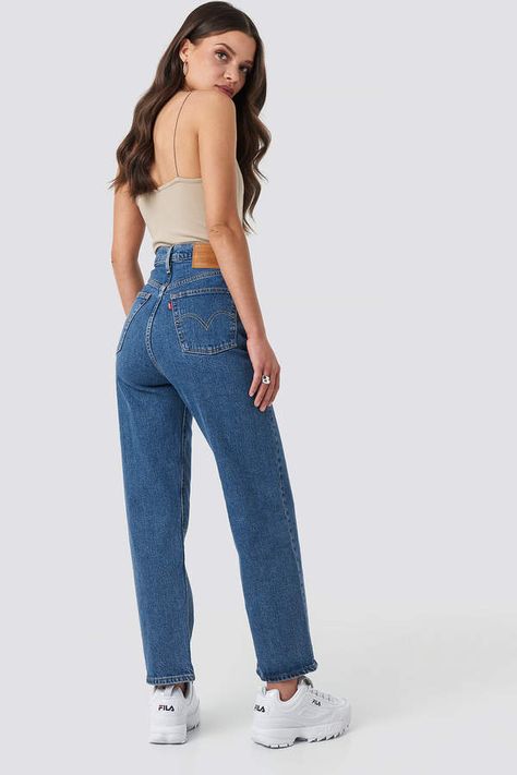 Casual Outfits Petite, Levi Jeans Outfit, Levis Ribcage Jeans, Best Petite Jeans, Jeans Heels Outfit, Boyfriend Jeans Outfit, Ribcage Jeans, Levis Ribcage, Gala Fashion