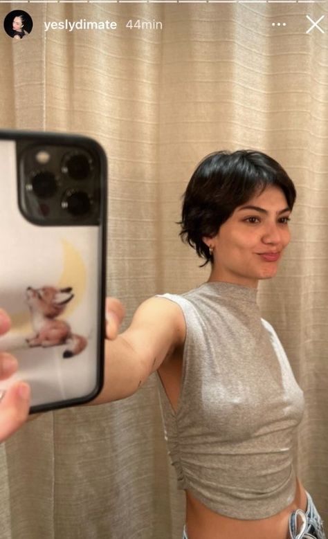 Pixie Haircut Covering Ears, Bold Haircut For Women, Yesly Dimate Hair Short, Yesly Short Hair, Yesly Dimate Short Hair, Pixie Hair 2023, Short Hair Woman Aesthetic, Really Short Hair Women, Women’s Short Hair Cuts