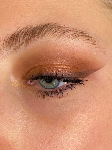 Bohemian Eye Makeup, Close Up Eye Makeup, Copper Bronze Eye Makeup, Wedding Makeup Terracotta, Eye Makeup For Ginger Hair, Makeup For Ginger Hair Blue Eyes, Bridesmaid Makeup Rust Dress, Subtle Orange Eyeshadow, Prom Makeup For Gingers