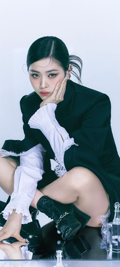 𝐈𝐓𝐙𝐘 <𝐂𝐇𝐄𝐂𝐊𝐌𝐀𝐓𝐄> 𝐂𝐎𝐍𝐂𝐄𝐏𝐓 𝐏𝐇𝐎𝐓𝐎 #𝟏 Ryujin Pics, Itzy Checkmate, Beautiful Monster, Photoshoot Concept, Born Pink, First Girl, Girl Bands, Kpop Fashion, Photo 1