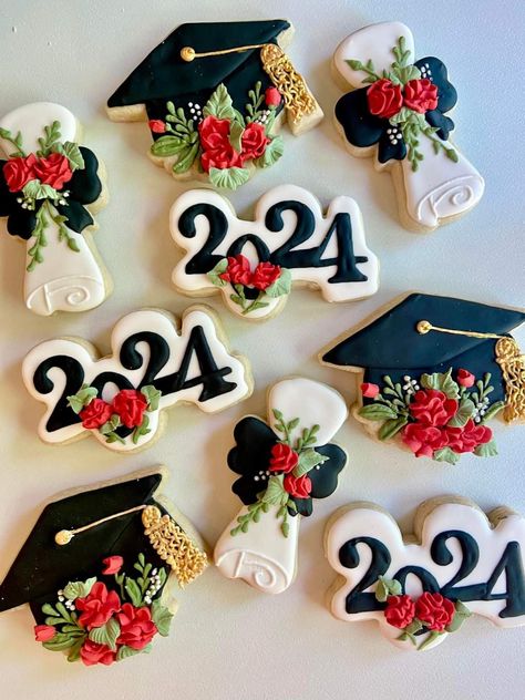 College Grad Cookies Decorated, Law School Cookies Decorated, Grad Sugar Cookies, Graduation Cookie Ideas, College Graduation Cookies, Graduation Sugar Cookies 2024, Diploma Sugar Cookies, Graduation Party Inspiration, Grad Cookies