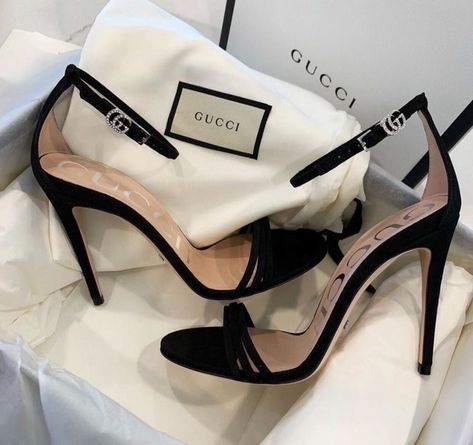 Gucci Heels, High Heels Boots, Fashion Heels, Pretty Shoes, Dream Shoes, Gucci Bags, Gucci Shoes, Mode Fashion, Luxury Shoes