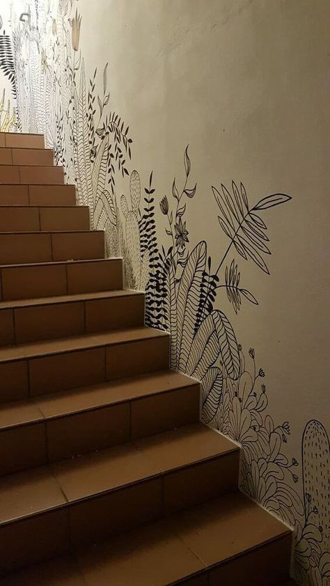 Decorated Staircase, Beautiful Staircases, Indoor Stairs, Stair Art, Staircase Wall Decor, Black Feature Wall, Wall Murals Diy, Staircase Wall, Wall Painting Decor