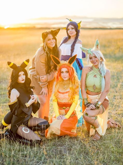 Pokemon Costume Ideas, Leafeon Cosplay, Eeveelution Cosplay, Vaporeon Cosplay, Eevee Cosplay, Eevee Flareon, Super Easy Halloween Costumes, Pokemon Pajamas, Cosplay Pokemon