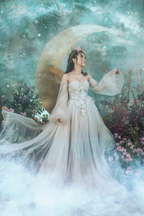 Enchanted Forest Theme Photoshoot, Aesthetic Debut Theme, Moon Goddess Photoshoot, Sweet 17 Photoshoot, Cute Ways To Announce Pregnancy, Celestial Photoshoot, Enchanted Forest Photoshoot, Underwater Fairy, Goddess Photoshoot Ideas