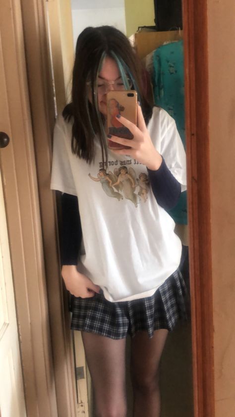 graphic tee, angel cherub, layerinng long sleeve, skirt outfit, check pleated skirt, tights, summer, warm, oversized, short Pleated Skirt Outfits, Skirt Tights, Angel Cherub, Tartan Skirt, Oversized Graphic Tee, Outfit Check, Skirt Outfit, Oversized Tee, Band Tees