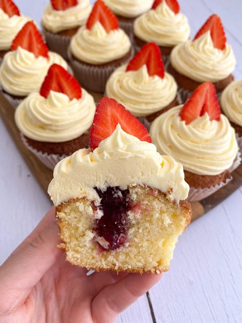 Victoria Sponge Cupcakes (gluten & dairy free) Victoria Sponge Cupcakes, Sponge Cupcakes, Dairy Free Buttercream, Daisy Cupcakes, Celiac Recipes, Gluten Dairy Free, Victoria Sponge Cake, Cupcake Tray, Vanilla Sponge