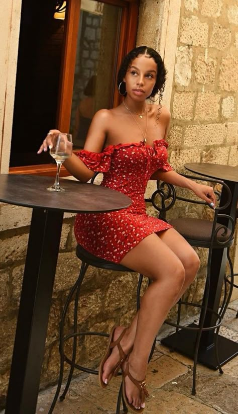 Kitagirl921 Instagram, Nakita Johnson, Cuban Women, Long Legged Girls, Fashion Aesthetics, People Sitting, Instagram Beauty, African Beauty, African Women