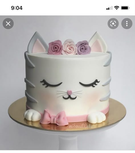 Kitten Cake, Kitten Birthday Party, Birthday Cake For Cat, Cat Themed Birthday Party, Kitten Party, Kitten Birthday, Cat Birthday Party, Animal Cakes, Baby Birthday Cakes