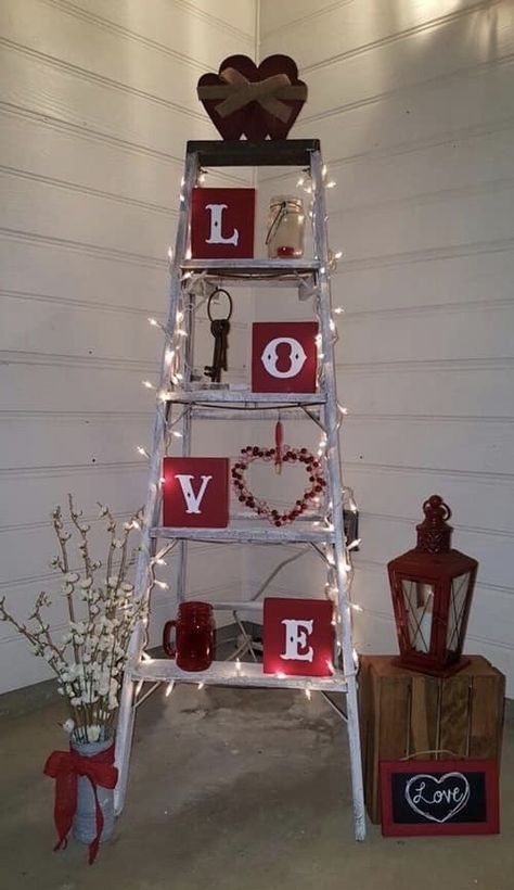 Valentine Ladder Decor, Valentine Chandelier Decor, Valentines Display, Valentine's Day Decorations, Diy Valentine's Day Decorations, Diy Valentines Decorations, Hari Valentine, A Ladder, Valentine Ideas