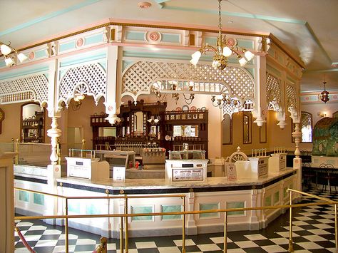 Disneyland Snacks, Ice Cream Background, Ice Cream Parlour, Ice Cream At Home, Vintage Ice Cream, Ice Cream Social, Gibson Girl, Soda Fountain, Ice Cream Parlor