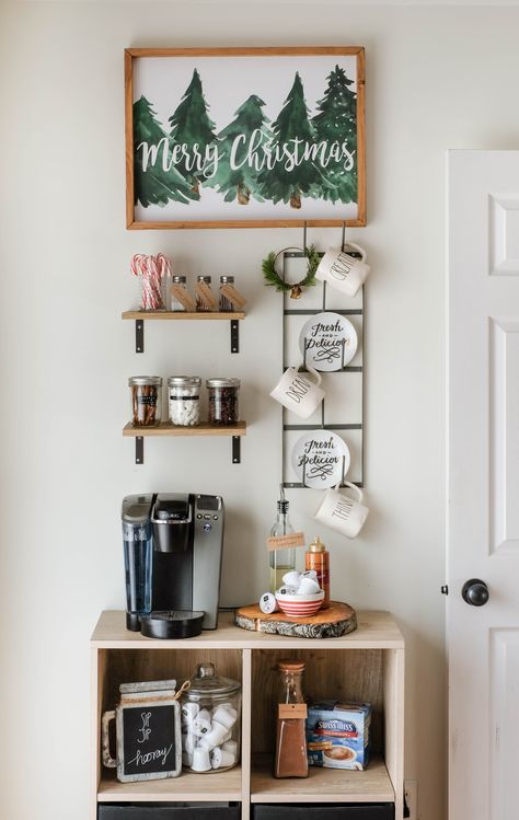 DIY Coffee/Hot Cocoa Bar + Homemade Peppermint Syrup I See how to create a simple coffee bar out of a bookcase I The best hot cocoa toppings for your hot cocoa bar! Christmas Mason Jar Ideas, Coffee Corners, Diy Coffee Station, Peppermint Syrup, Diy Hot Cocoa, Coffee Bar Station, Coin Café, Diy Coffee Bar, Diy Christmas Decor Ideas